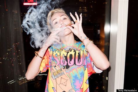 miley cyrus nude pics|Miley Cyruss Latest Terry Richardson Cover Is as NSFW as。